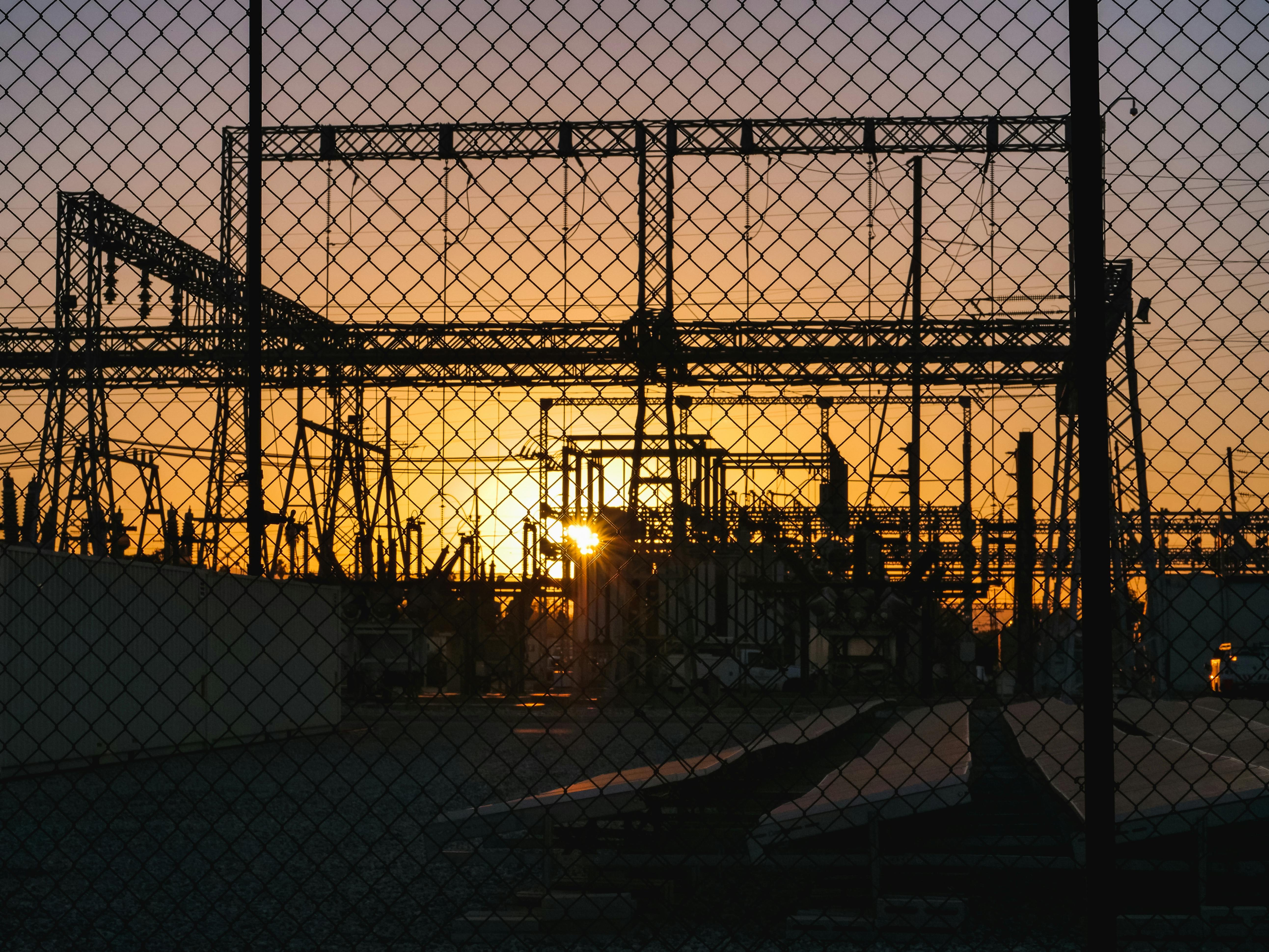 One operating picture across assets, signals and decisions